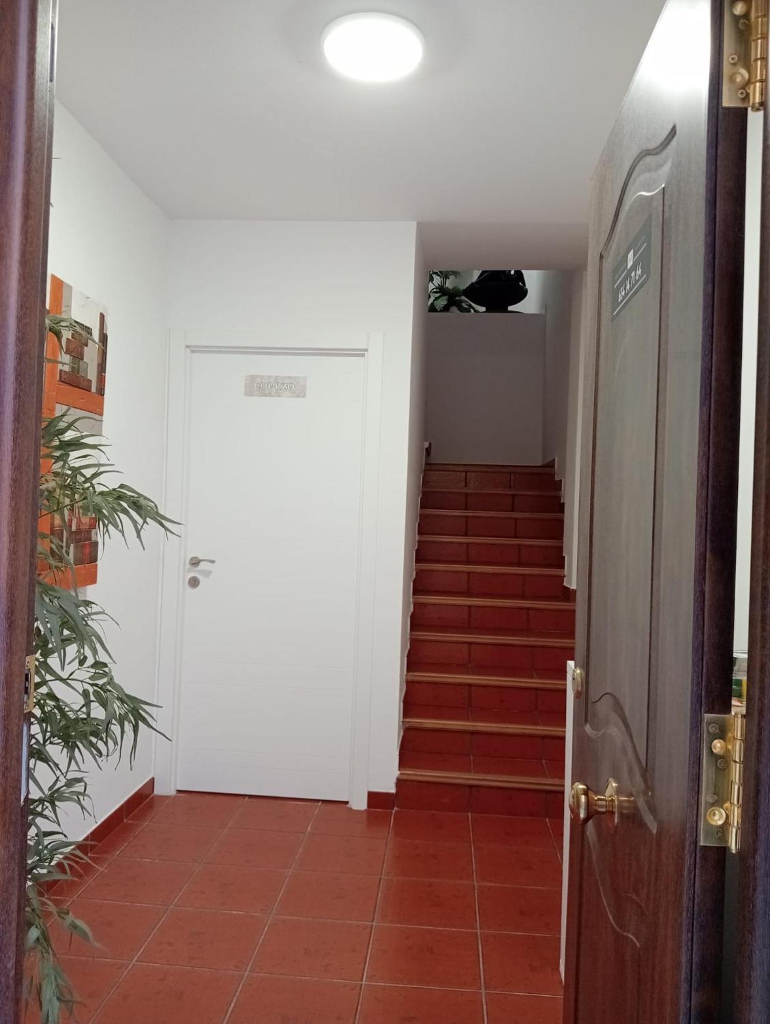 La Piedra En Pleno Centro Historico Con Dos Y Dos Banos